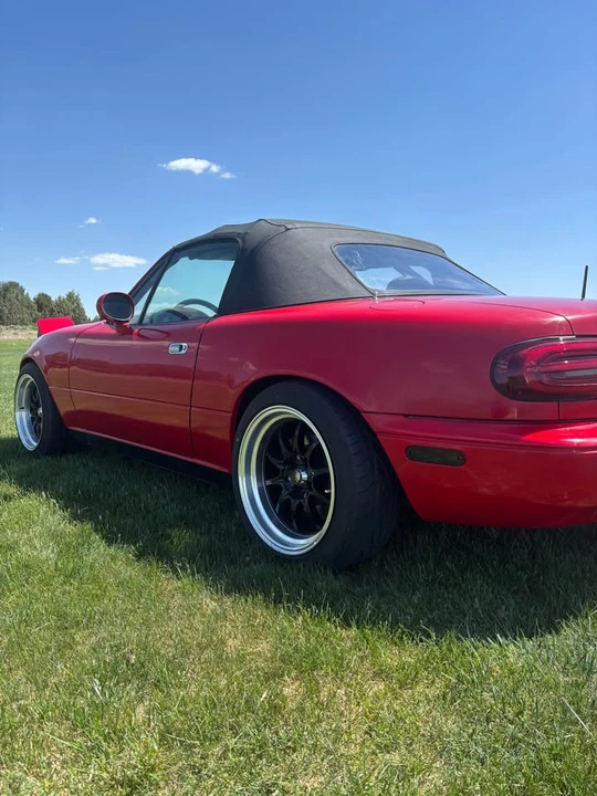 1997 Mazda NA MX-5 Miata - Image 5 of 12
