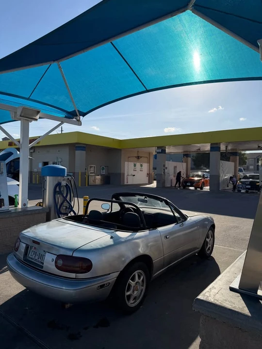 1997 Mazda NA MX-5 Miata - Image 4 of 7