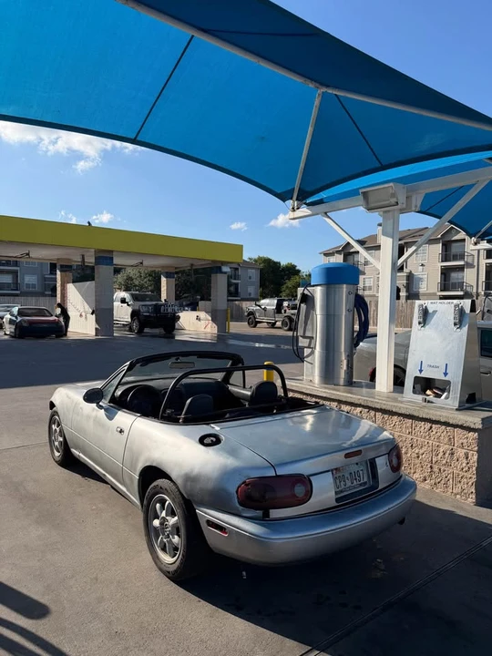 1997 Mazda NA MX-5 Miata - Image 2 of 7