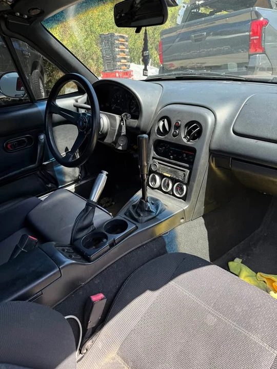1997 Mazda NA MX-5 Miata - Image 12 of 15
