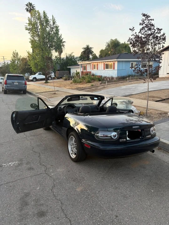 1997 Mazda NA MX-5 Miata - Image 2 of 20