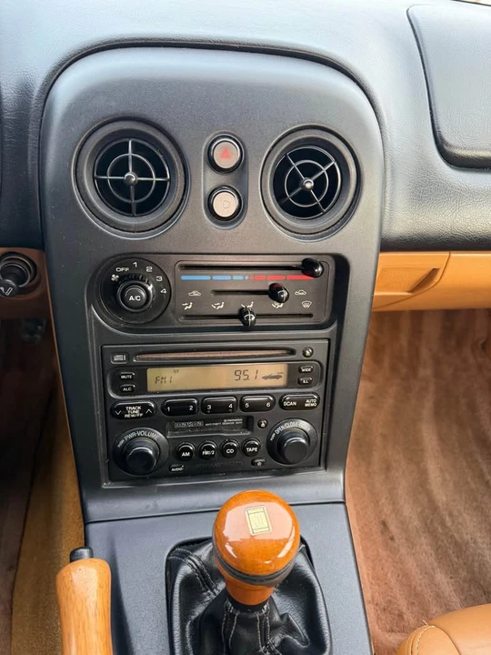 1997 Mazda NA MX-5 Miata - Image 18 of 20