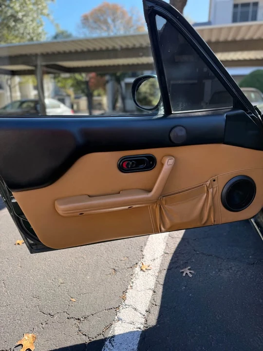 1997 Mazda NA MX-5 Miata - Image 11 of 15
