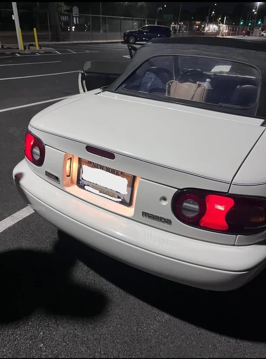 1997 Mazda NA MX-5 Miata - Image 4 of 9
