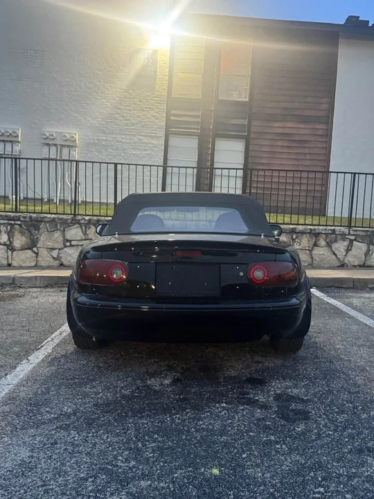 1997 Mazda NA MX-5 Miata - Image 6 of 12