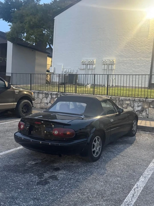 1997 Mazda NA MX-5 Miata - Image 5 of 12