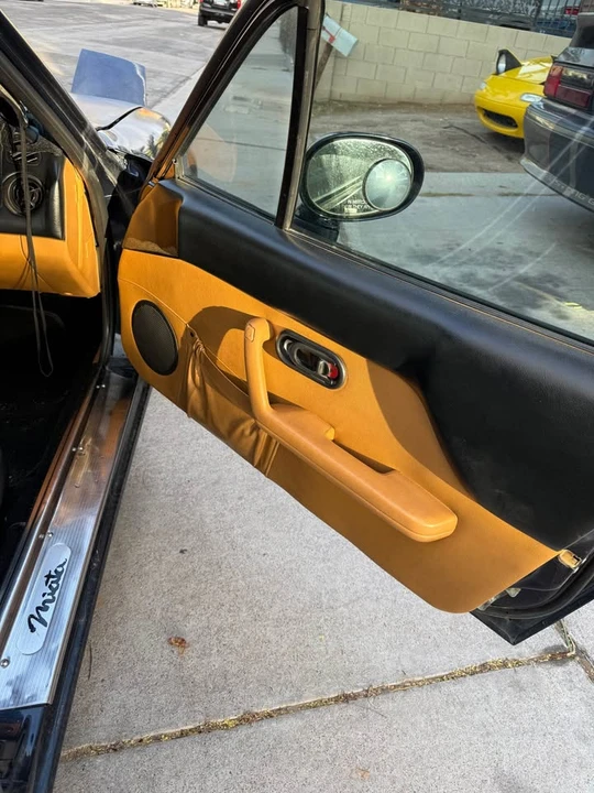 1997 Mazda NA MX-5 Miata - Image 7 of 11