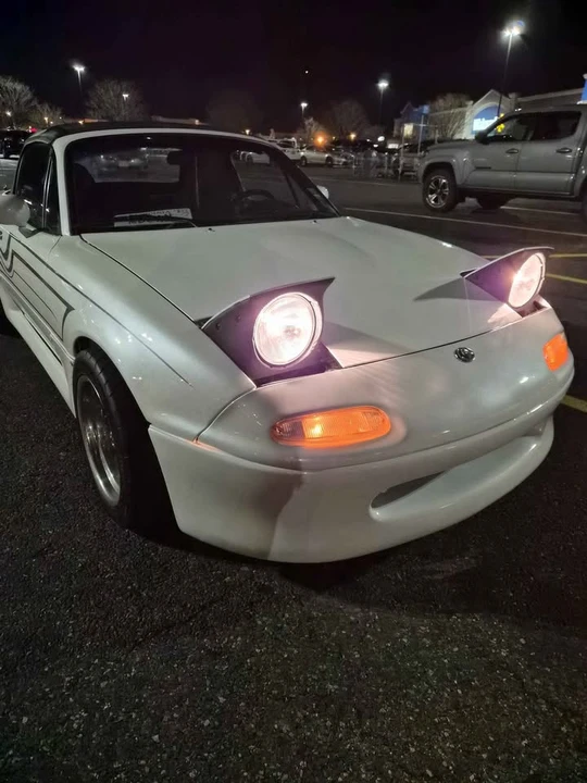 1997 Mazda NA MX-5 Miata - Image 8 of 11