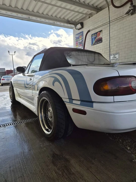 1997 Mazda NA MX-5 Miata - Image 11 of 11