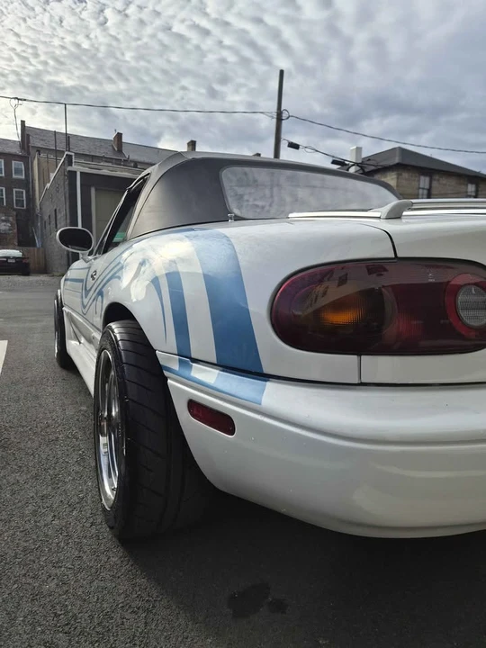 1997 Mazda NA MX-5 Miata - Image 3 of 11