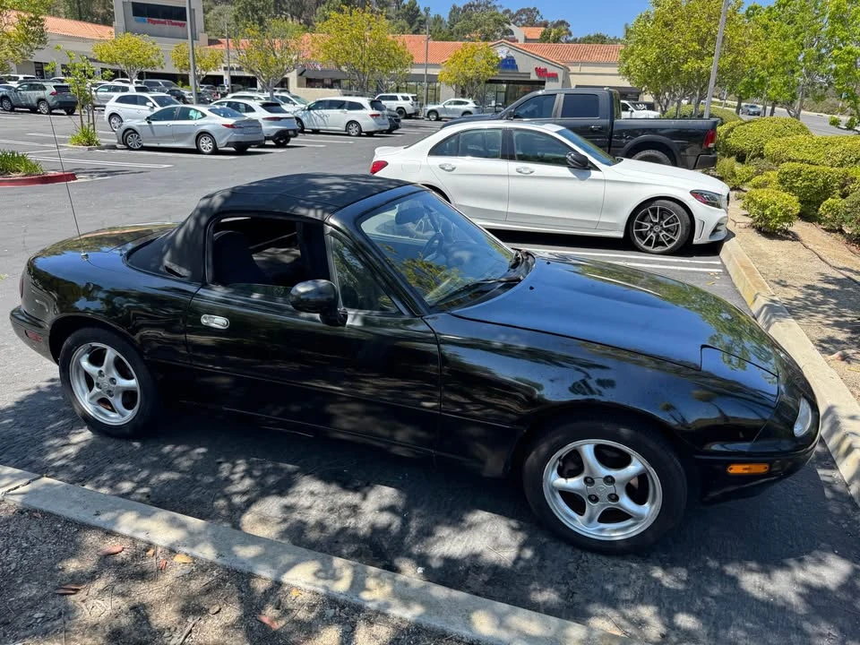 1997 Mazda NA MX-5 Miata - Image 2 of 11