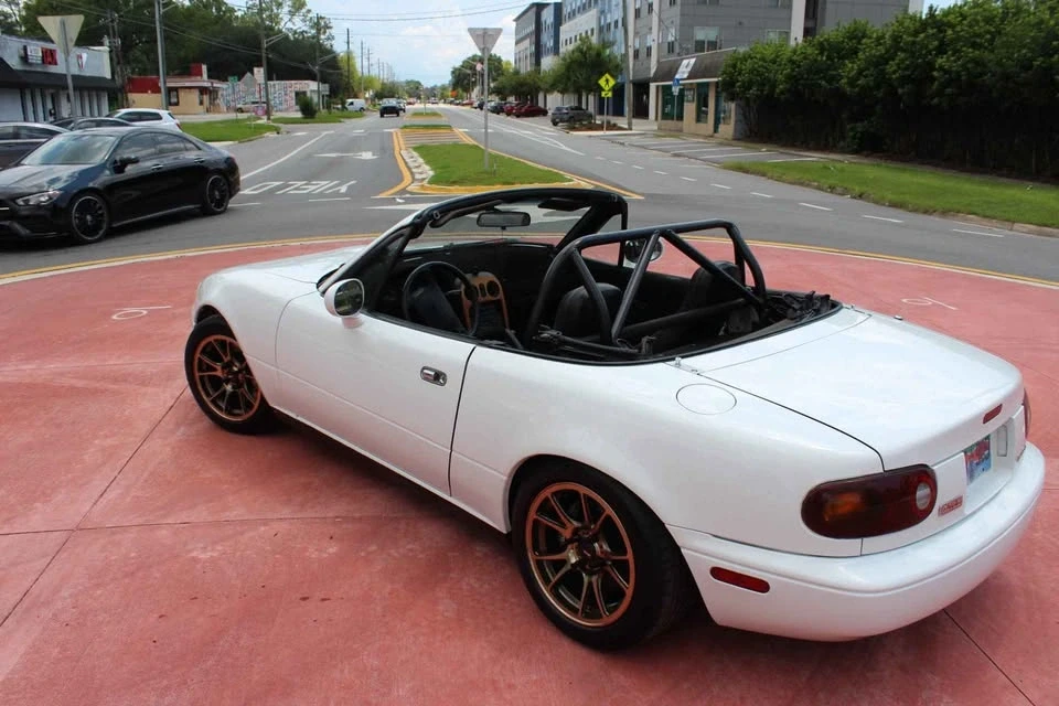 1997 Mazda NA MX-5 Miata - Image 4 of 17