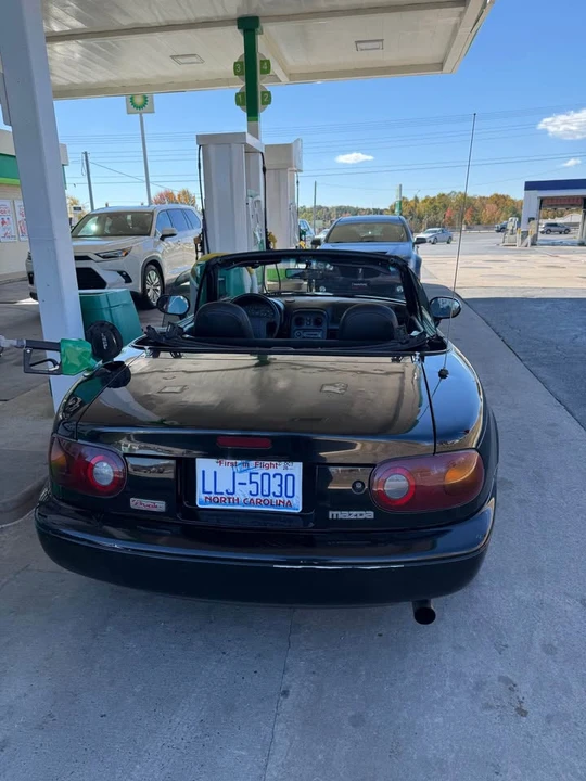 1997 Mazda NA MX-5 Miata - Image 2 of 15