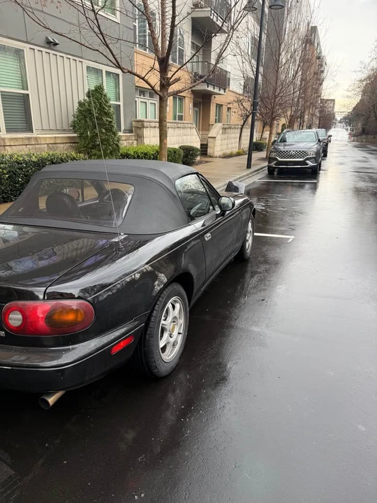 1997 Mazda NA MX-5 Miata - Image 6 of 15