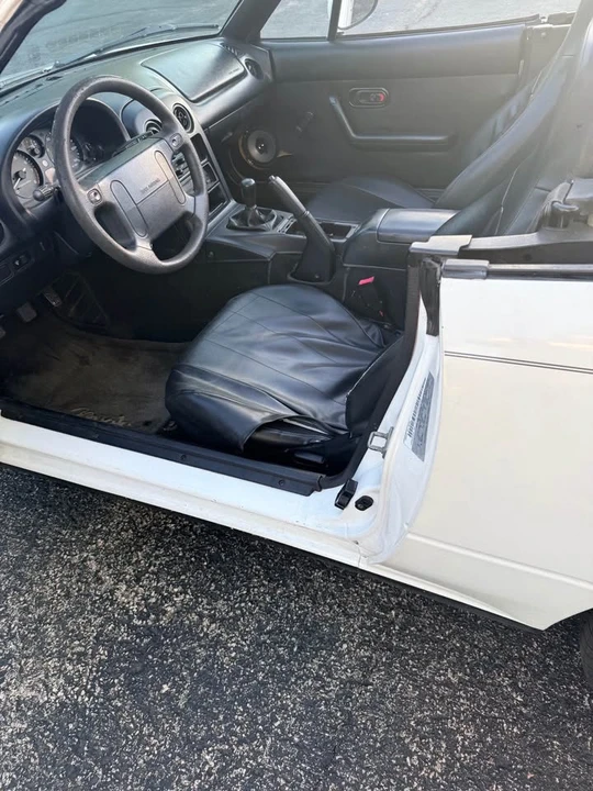 1997 Mazda NA MX-5 Miata - Image 11 of 17