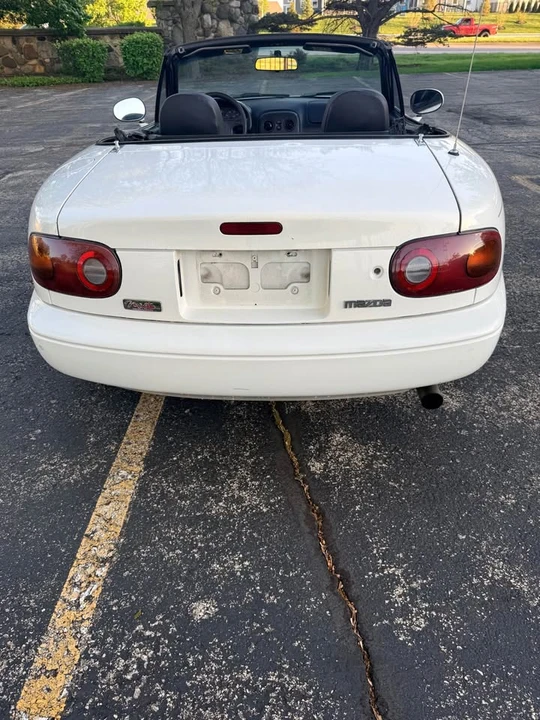1997 Mazda NA MX-5 Miata - Image 6 of 17