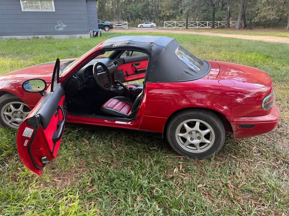 1997 Mazda NA MX-5 Miata - Image 11 of 13