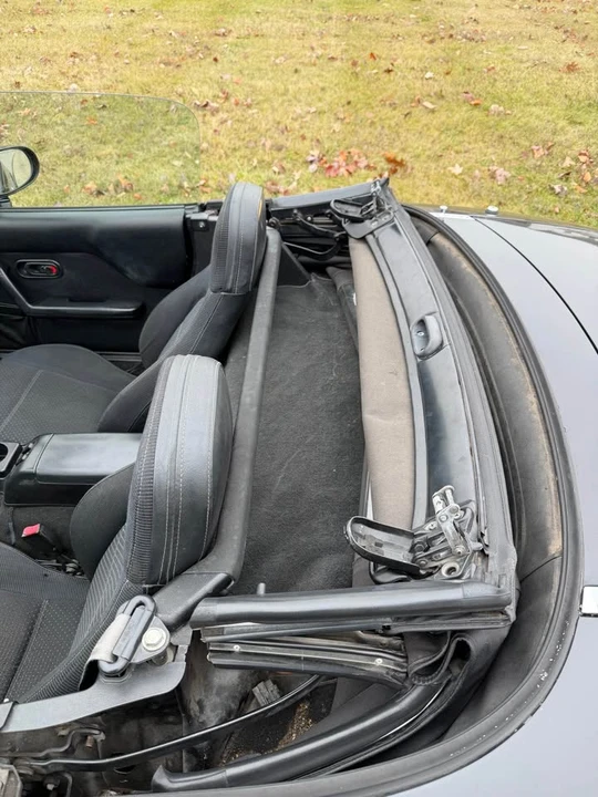 1997 Mazda NA MX-5 Miata - Image 11 of 15