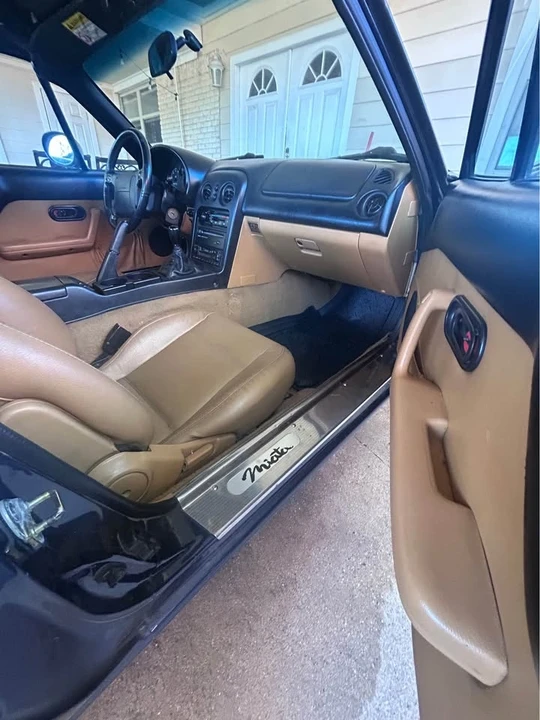 1997 Mazda NA MX-5 Miata - Image 6 of 9