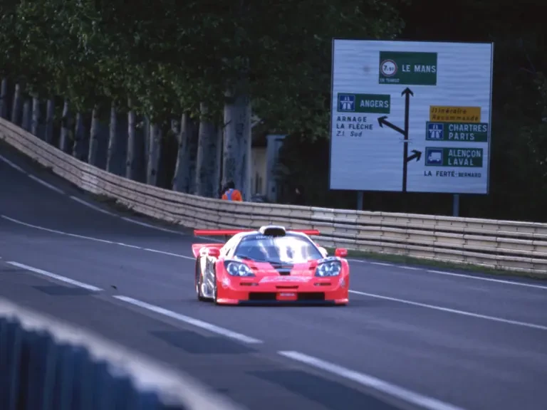 1997 McLaren F1 - Image 12 of 31