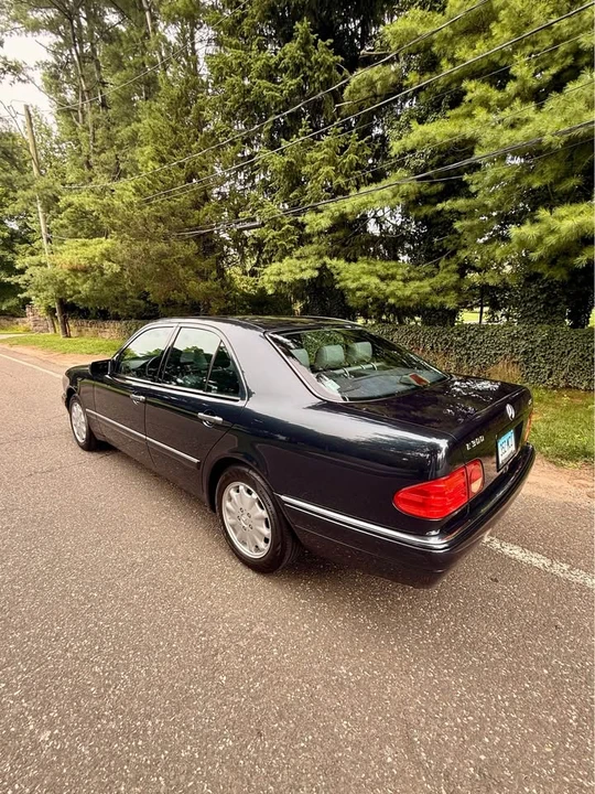 1997 Mercedes-Benz W124 E-Class - Image 2 of 20