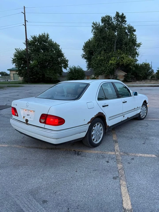 1997 Mercedes-Benz W124 E-Class - Image 3 of 11