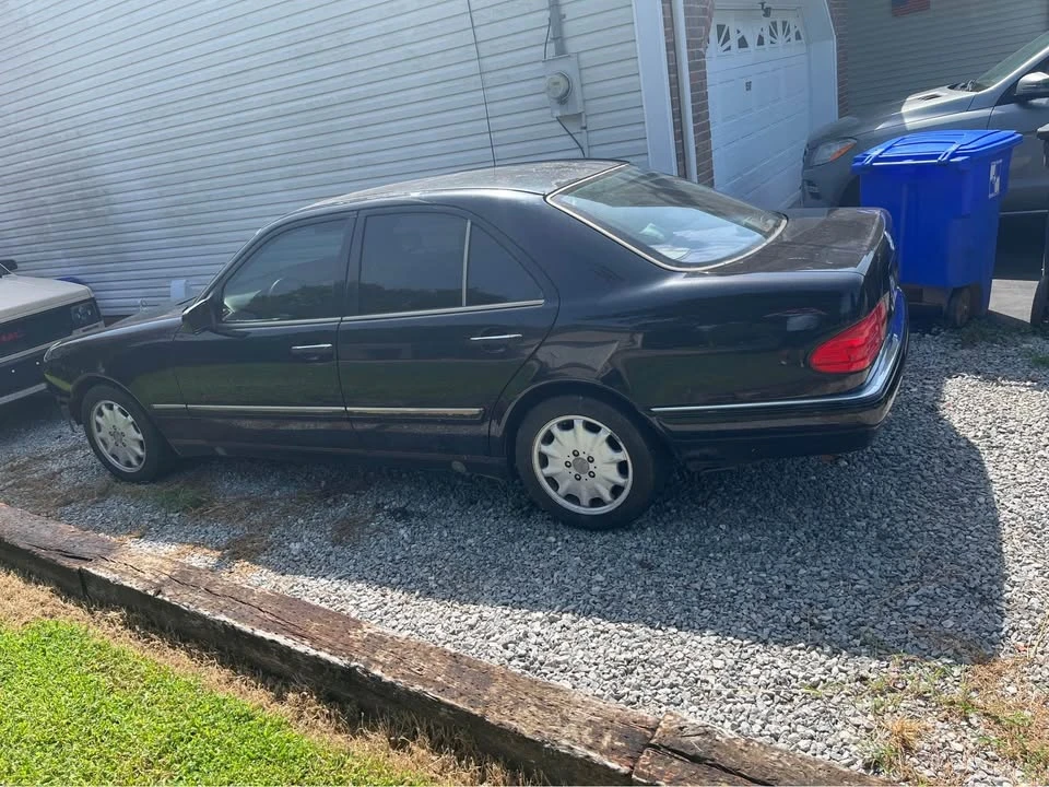 1997 Mercedes-Benz W124 E-Class - Image 2 of 8