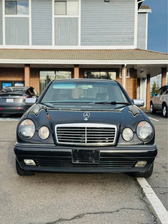 1997 Mercedes-Benz W124 E-Class - Image 2 of 12