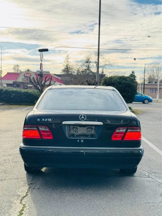 1997 Mercedes-Benz W124 E-Class - Image 5 of 12