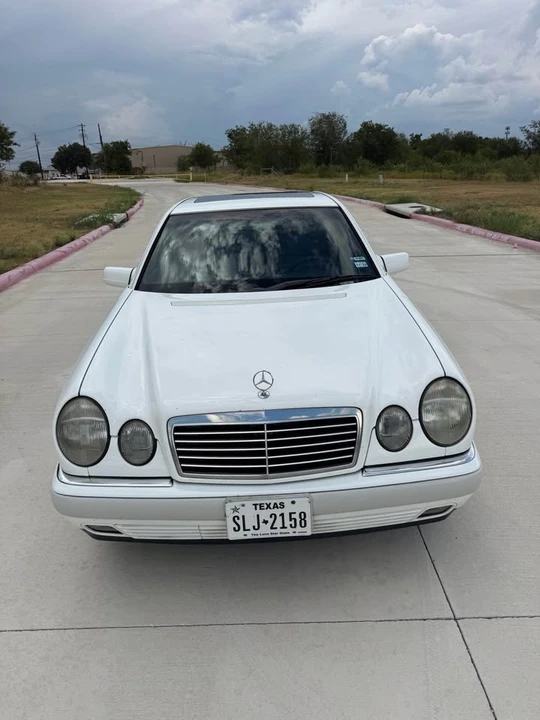 1997 Mercedes-Benz W124 E-Class - Image 2 of 20