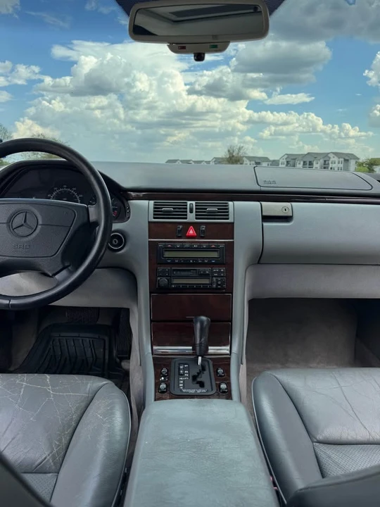 1997 Mercedes-Benz W124 E-Class - Image 11 of 20