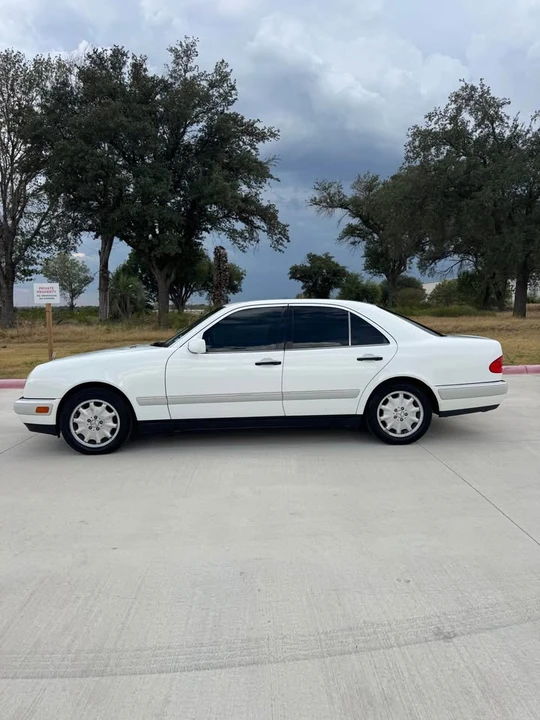 1997 Mercedes-Benz W124 E-Class - Image 8 of 20