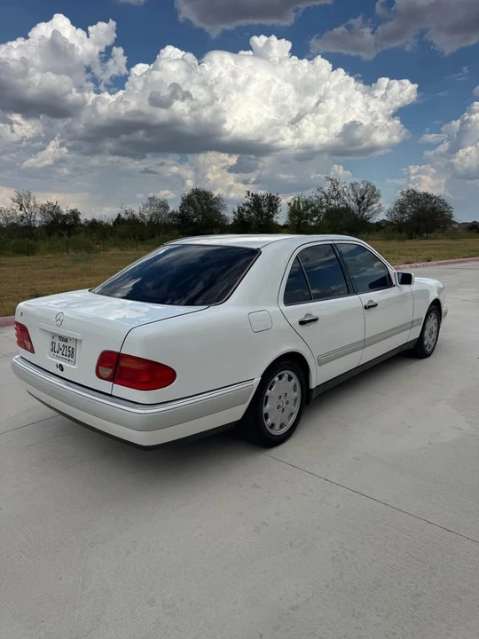 1997 Mercedes-Benz W124 E-Class - Image 5 of 20
