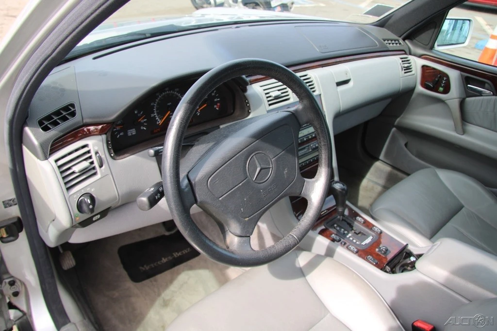 1997 Mercedes-Benz W210 E-Class - Image 16 of 21