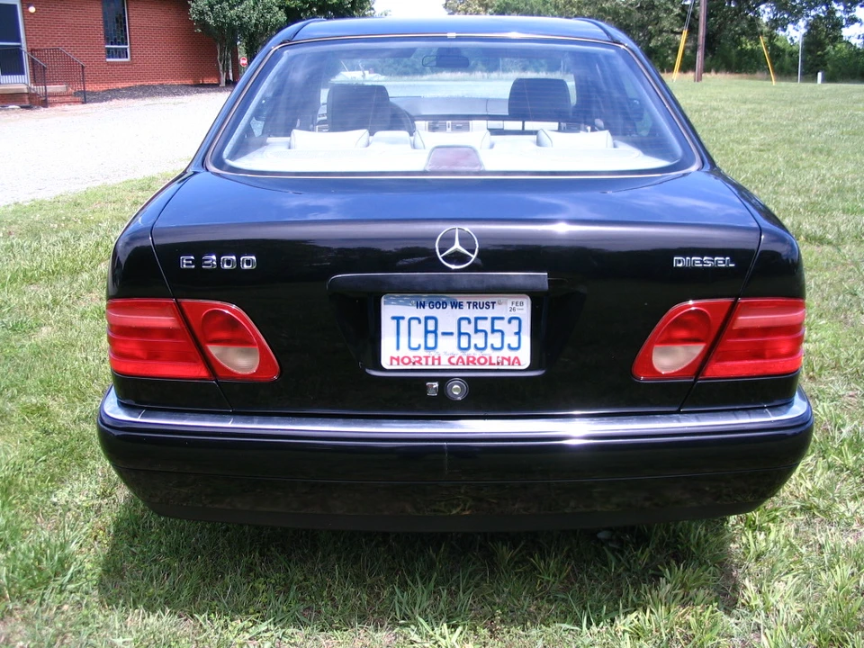 1997 Mercedes-Benz W124 E-Class - Image 9 of 31