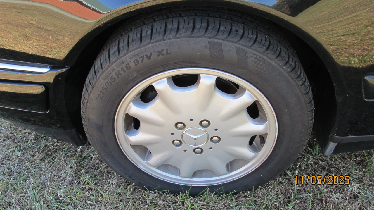 1997 Mercedes-Benz W124 E-Class - Image 13 of 31