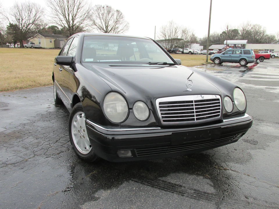1997 Mercedes-Benz W124 E-Class - Image 3 of 31