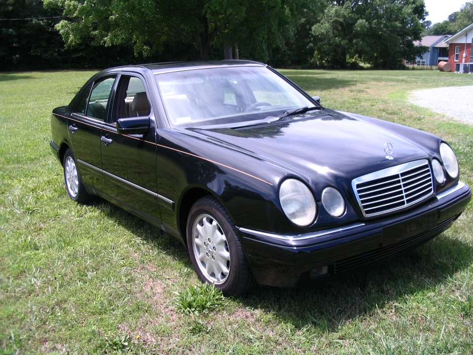 1997 Mercedes-Benz W124 E-Class - Image 4 of 31