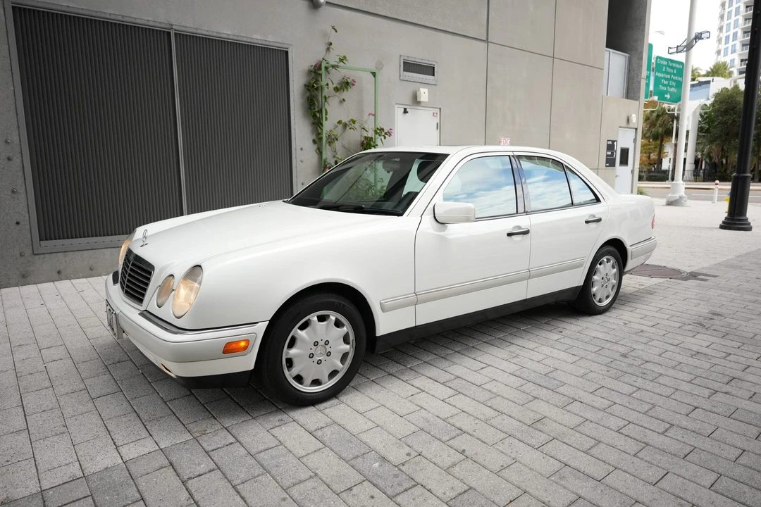 1997 Mercedes-Benz W210 E-Class - Image 2 of 31