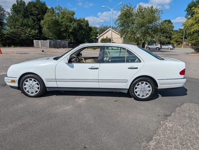 1997 Mercedes-Benz W124 E-Class - Image 3 of 20