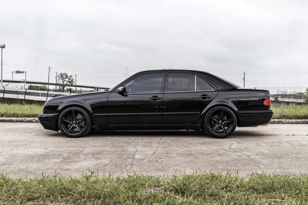 1997 Mercedes-Benz W210 E 36 & E 50 & E 55 & E 60 AMG - Image 13 of 31