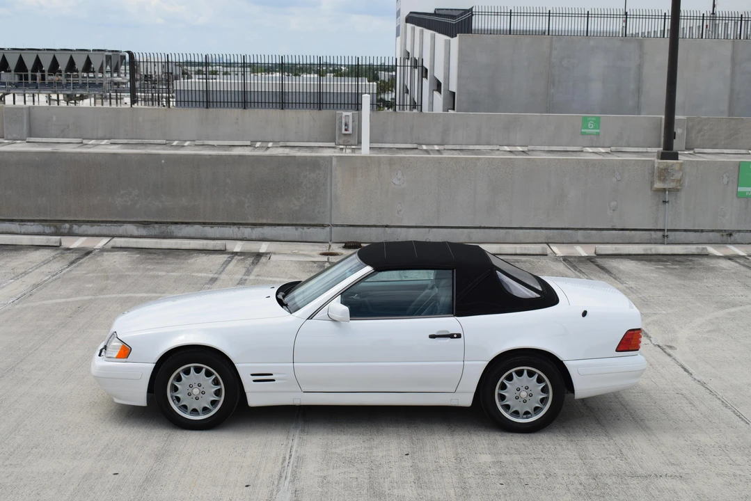 1997 Mercedes-Benz R129 SL-Class - Image 13 of 31