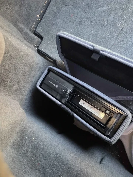 1997 Mercedes-Benz W210 E-Class - Image 3 of 8