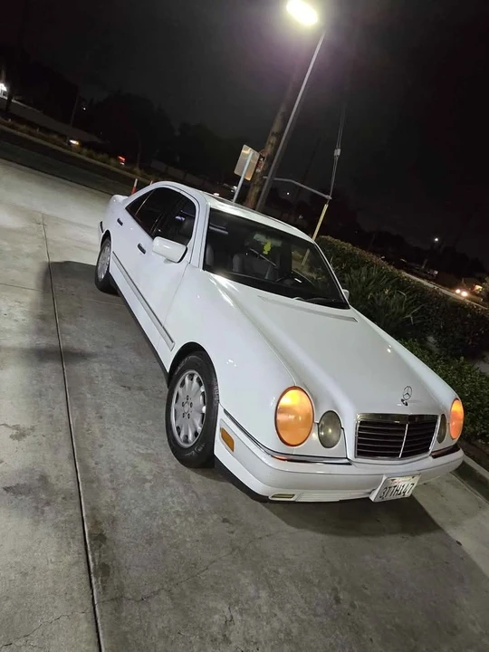 1997 Mercedes-Benz W210 E-Class - Image 2 of 11