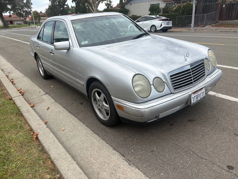 1997 Mercedes-Benz W124 E-Class - Image 2 of 16