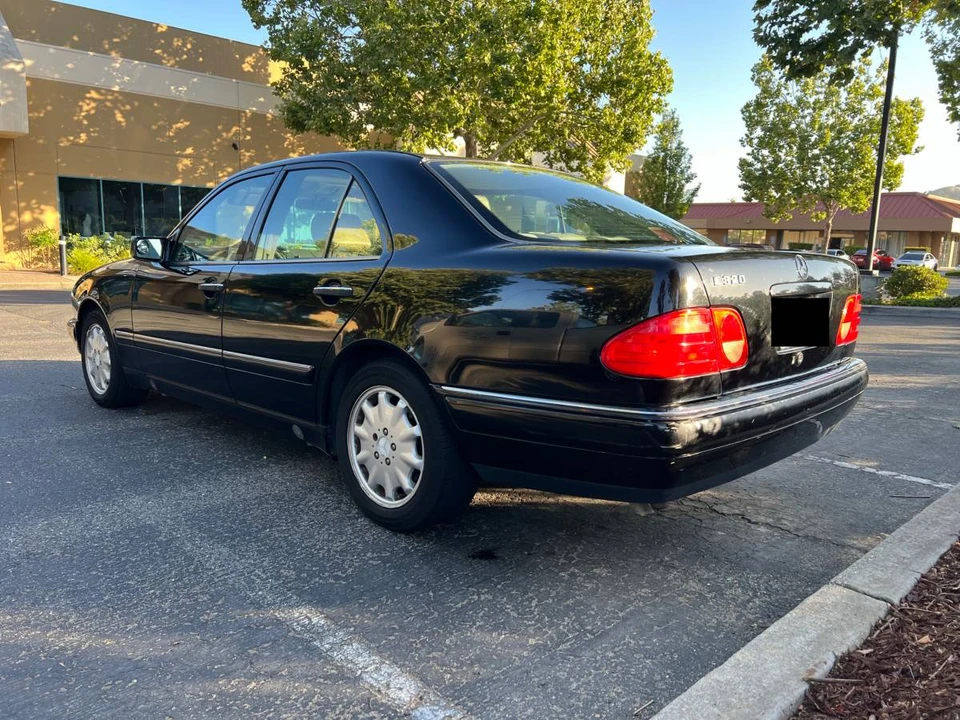 1997 Mercedes-Benz W124 E-Class - Image 2 of 7