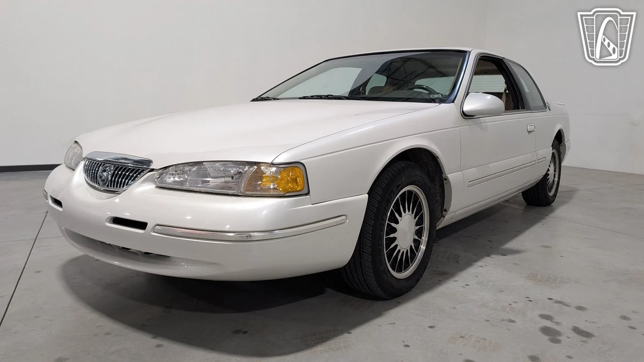 1997 Mercury Cougar 4th+ Gen - Image 4 of 12