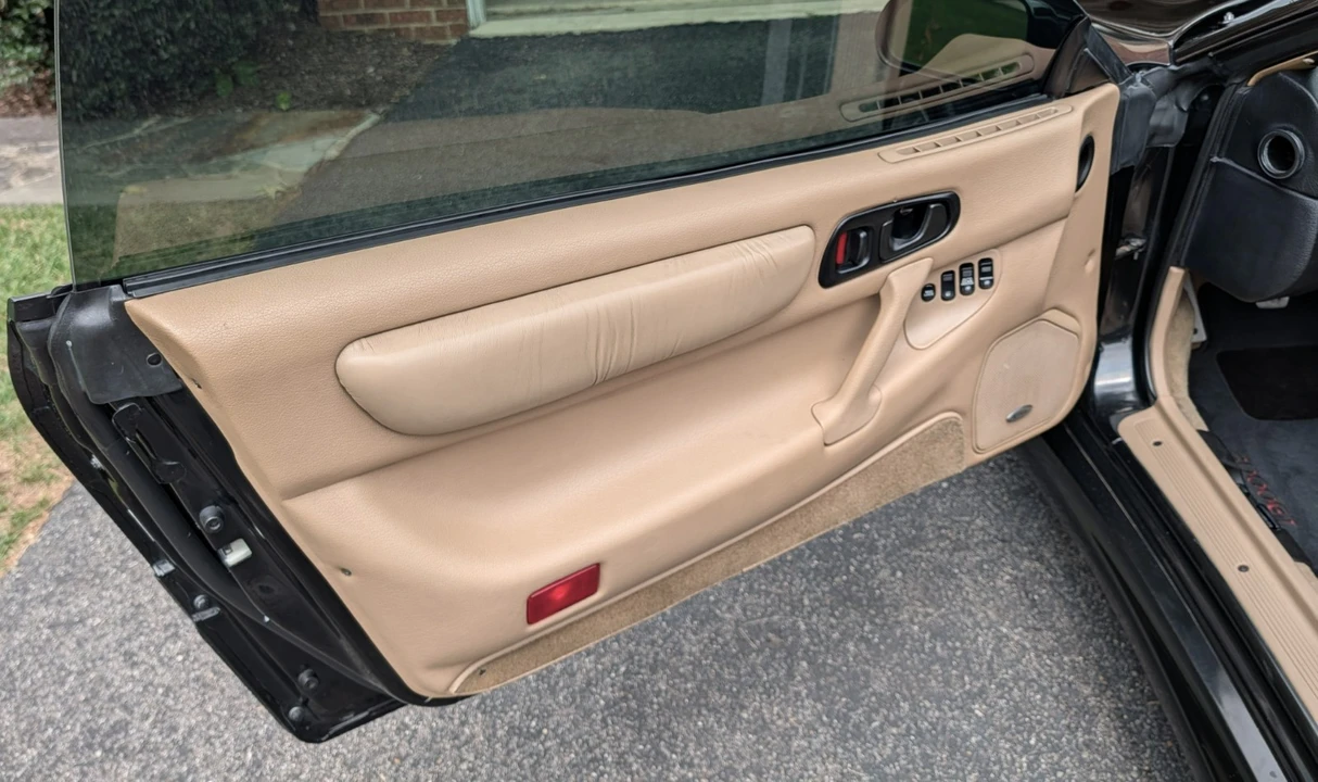 1997 Mitsubishi Galant - Image 21 of 31