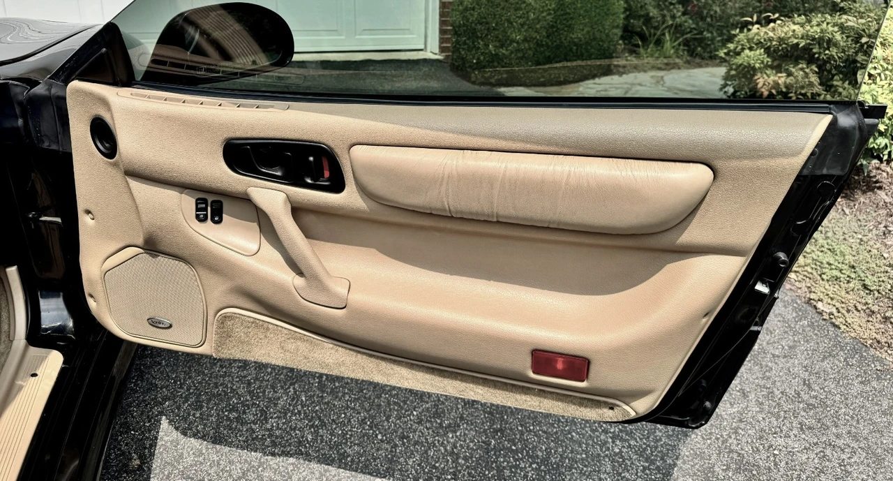 1997 Mitsubishi Galant - Image 25 of 31