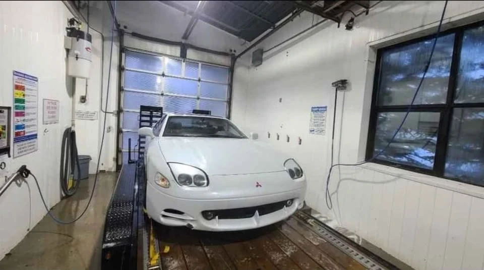 1997 Mitsubishi 3000GT Series 3 - Image 5 of 8